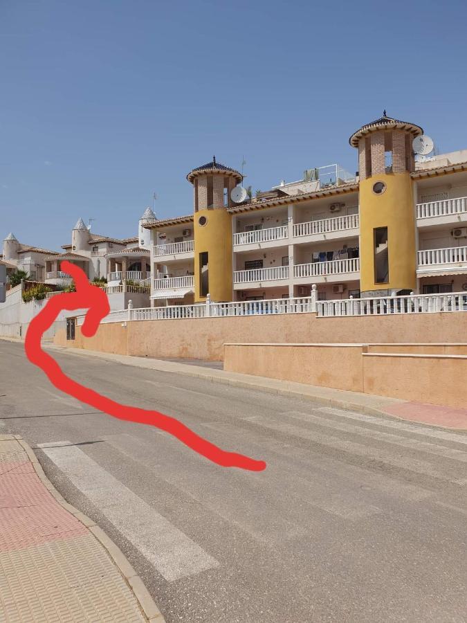 Carlos: Self Check-in Retreat With Pool In Cabo Roig Apartament *