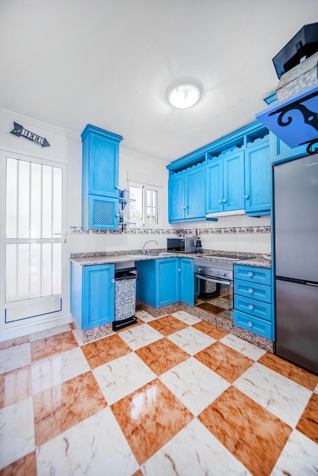 Carlos: Self Check-in Retreat With Pool In Cabo Roig Apartament