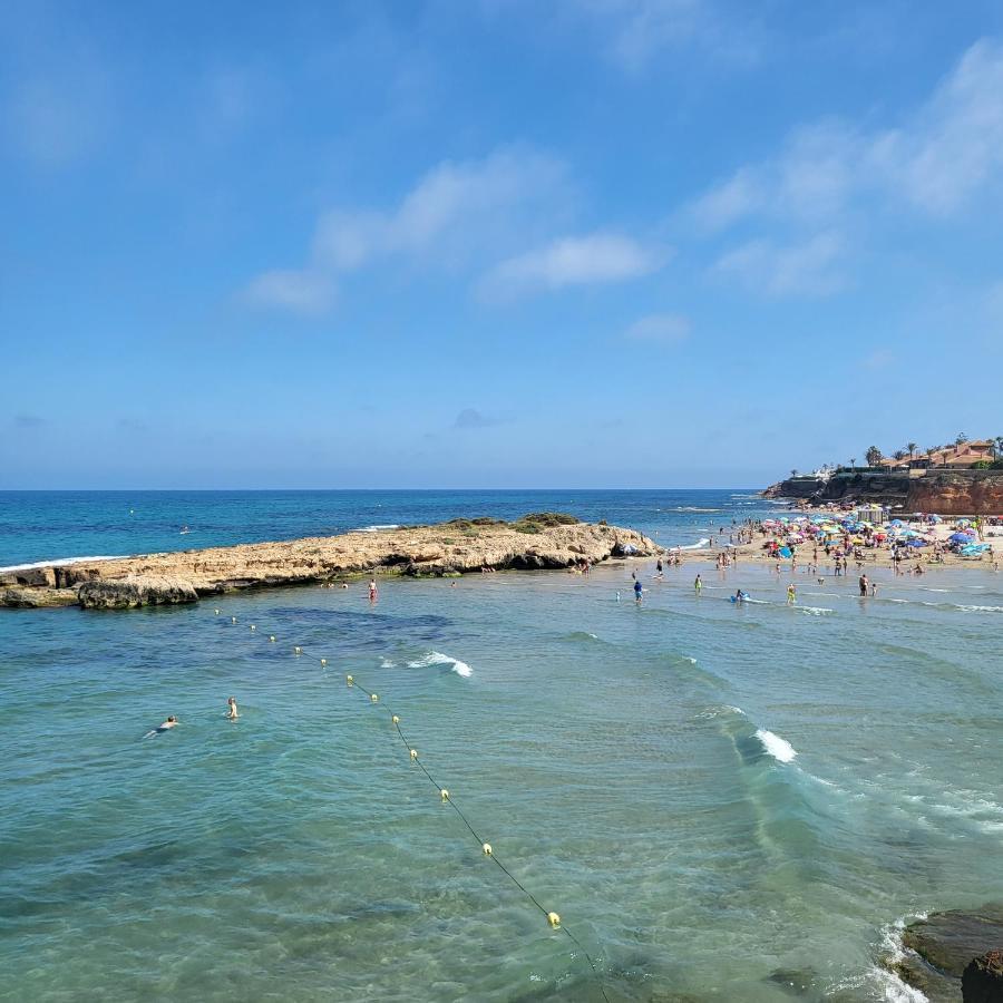 Carlos: Self Check-in Retreat With Pool In Cabo Roig Apartment *
