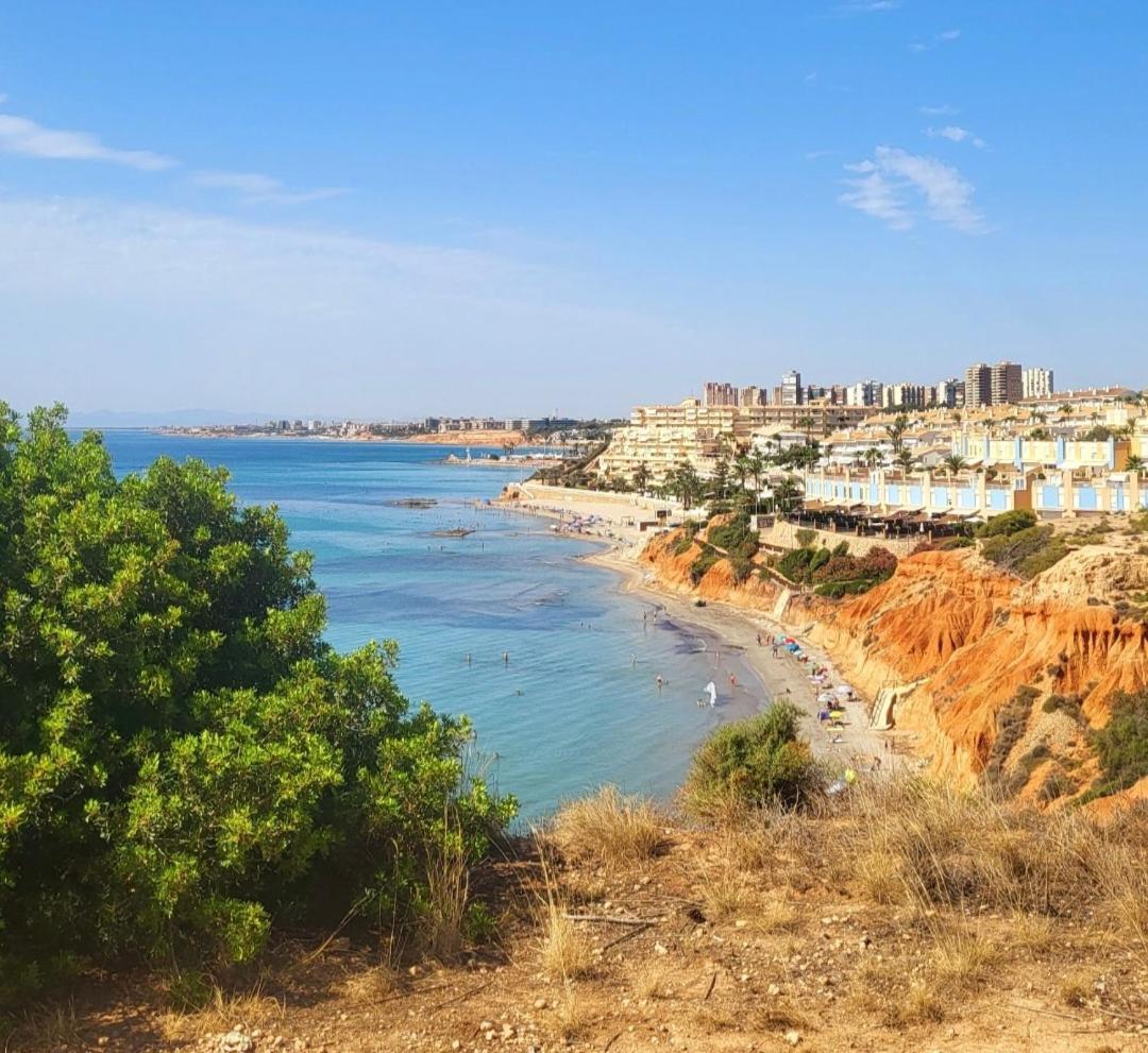 Carlos: Self Check-in Retreat With Pool In Cabo Roig