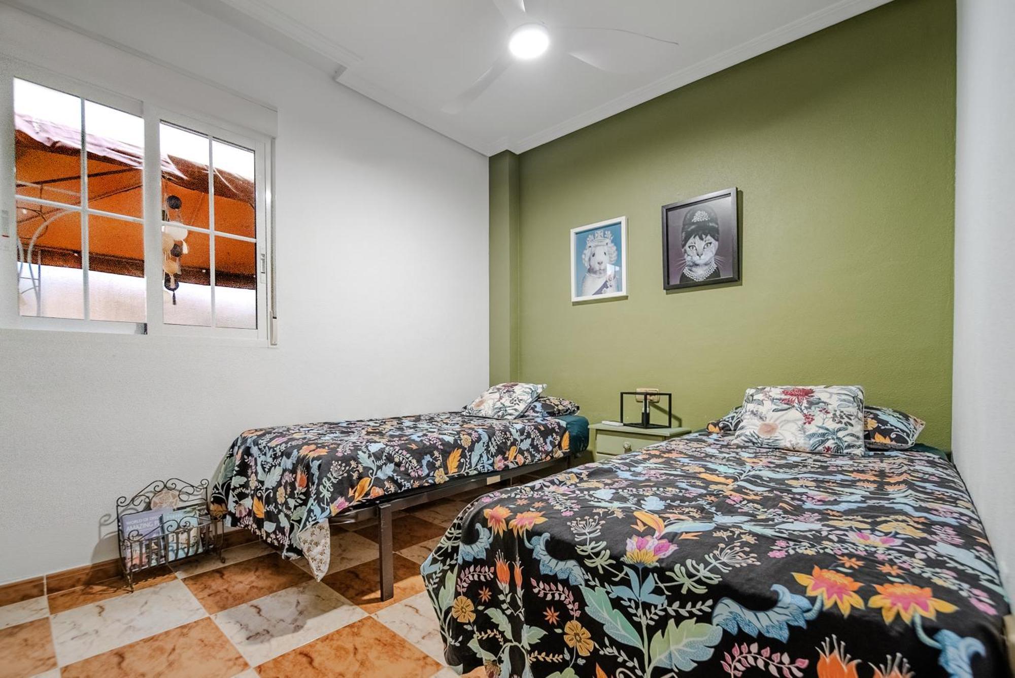 Carlos: Self Check-in Retreat With Pool In Cabo Roig